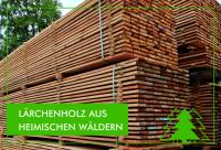 Bretterstapel mit Lärchenholz